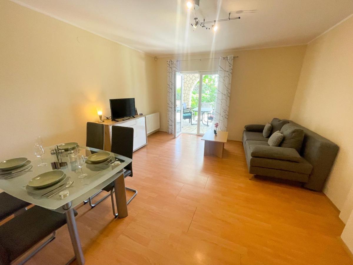 Apartments Sams Нови Винодолски Екстериор снимка