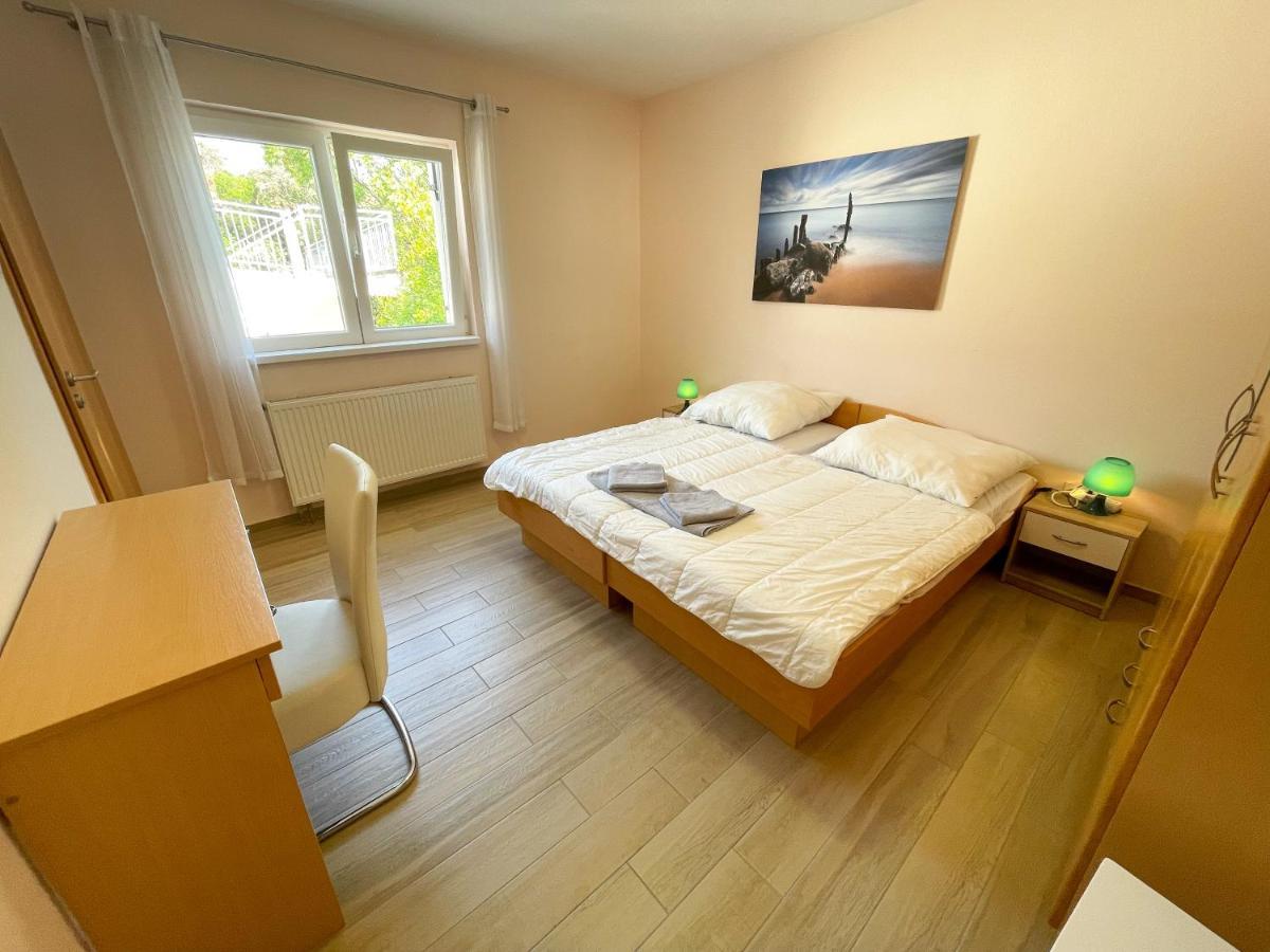 Apartments Sams Нови Винодолски Екстериор снимка
